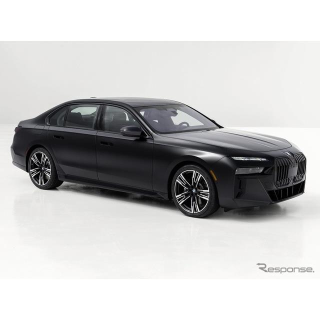 BMWは4月20日、新型『7シリーズ』（BMW 7 Series）を欧州で発表した。BMWの新デザインを導入している。
　...