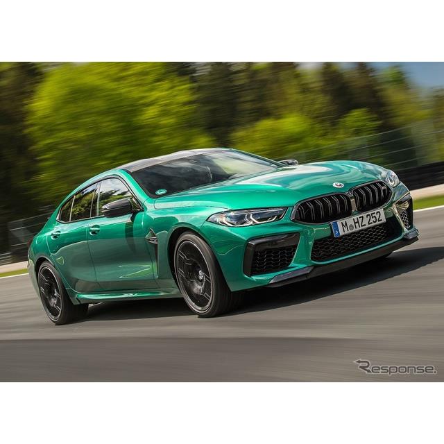 BMWは改良新型『M8』を8月18日、米国カリフォルニア州で行われる「モントレー・カー・ウィーク2022」中に開...