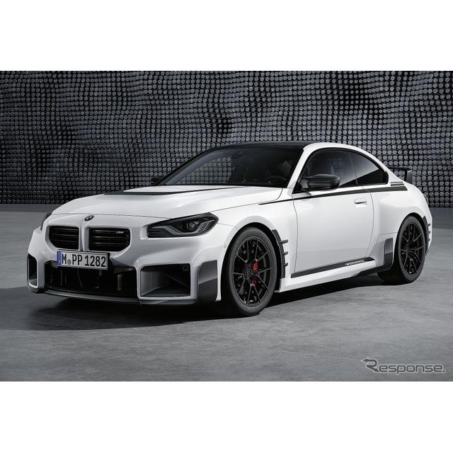 BMWは12月3日、高性能2ドアクーペ『M2』（BMW M2）新型の「Mパフォーマンスパーツ」装着車を、エッセンモー...