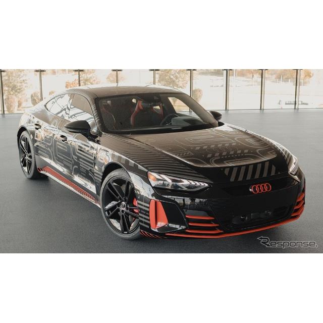 アウディ（Audi）は3月15日、高性能EVスポーツ『RS e-tron GT』に米国75台限定で、「project_513/2」を設定...