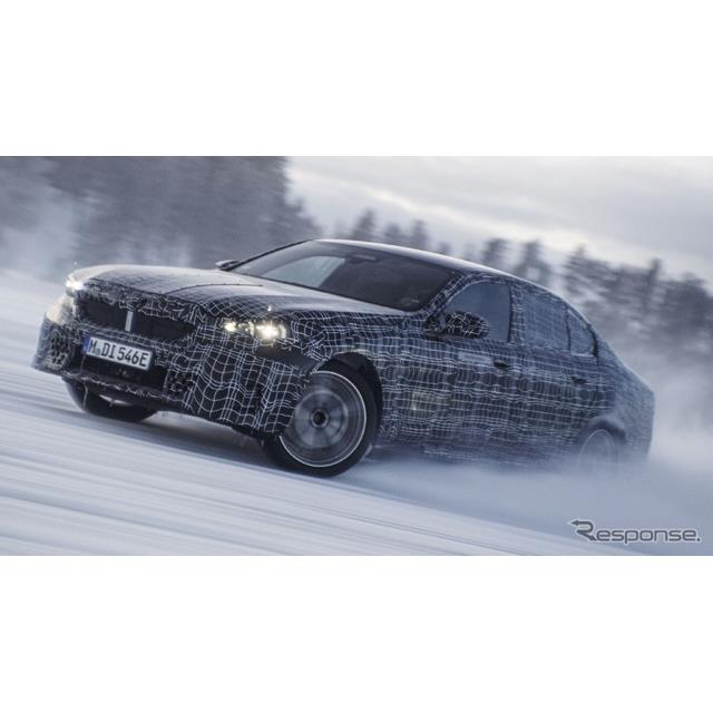 BMWの高性能車部門のBMW Mは3月29日、次期『5シリーズ』のEV版『i5』 に設定するMモデルのプロトタイプによ...