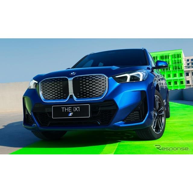 BMWは4月18日、中国で開幕した上海モーターショー2023において、小型SUV『X1』新型のEV版『iX1』のロングホ...