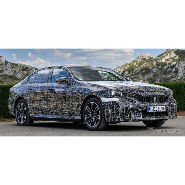 BMWグループ（BMW Group）は4月26日、ミドルクラスの新型EVセダン、BMW『i5』の最新のプロトタイプの写真を...