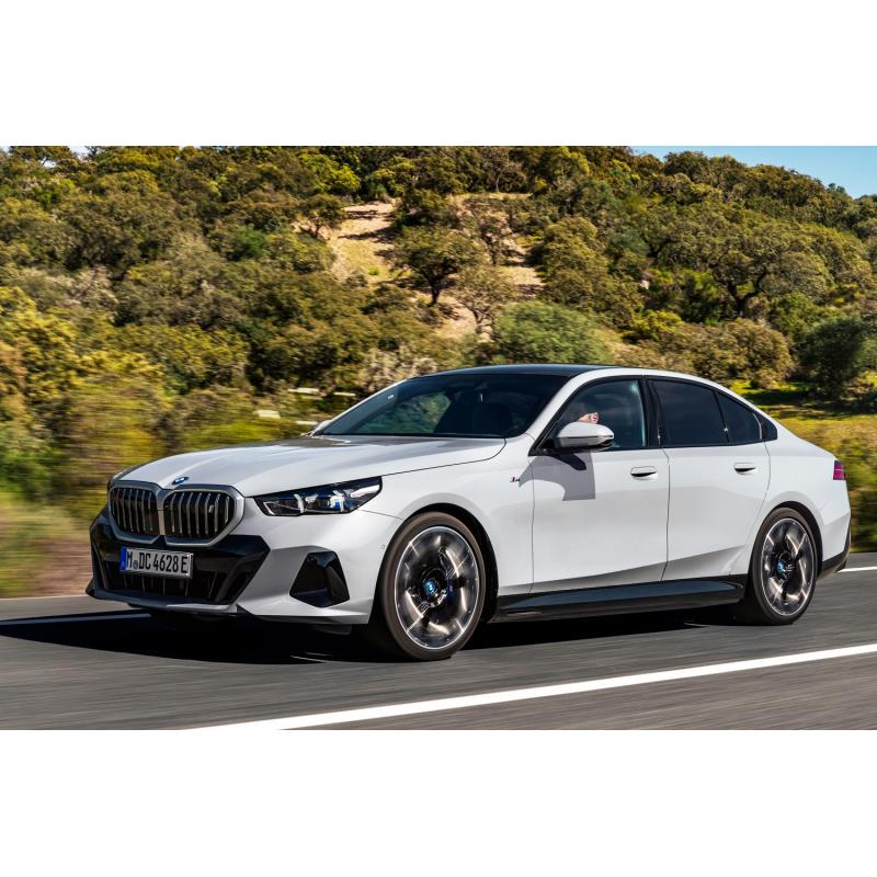 BMWジャパンは2023年5月25日、同年第3四半期に正式発表を予定している新型「5シリーズ」の、初期生産限定モ...