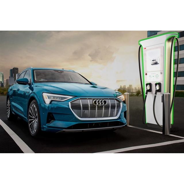 イートロン❤︎ 公式 | Audi Online Shop | ドアエントリーライト(e-tronロゴマーク)