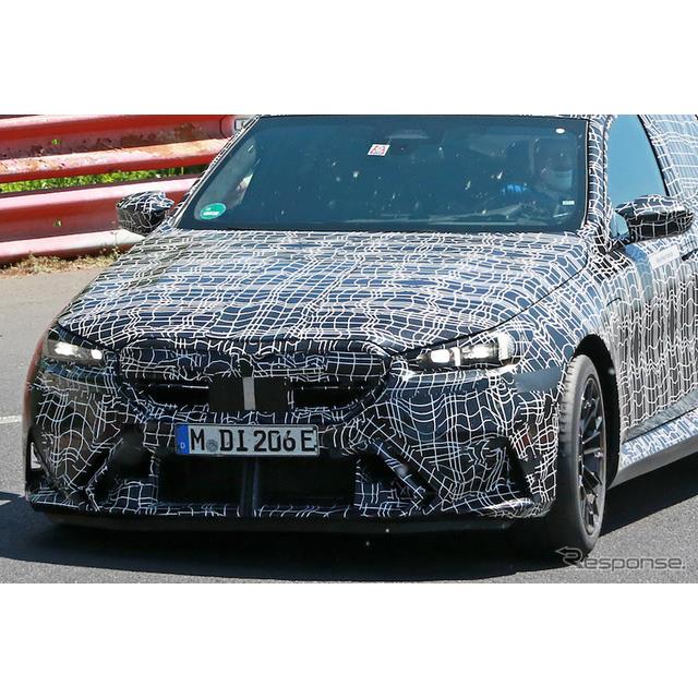BMWは『5シリーズ』新型、およびEV版の『i5』新型を発表したばかりだが、ICEモデルの頂点に君臨する、『M5...