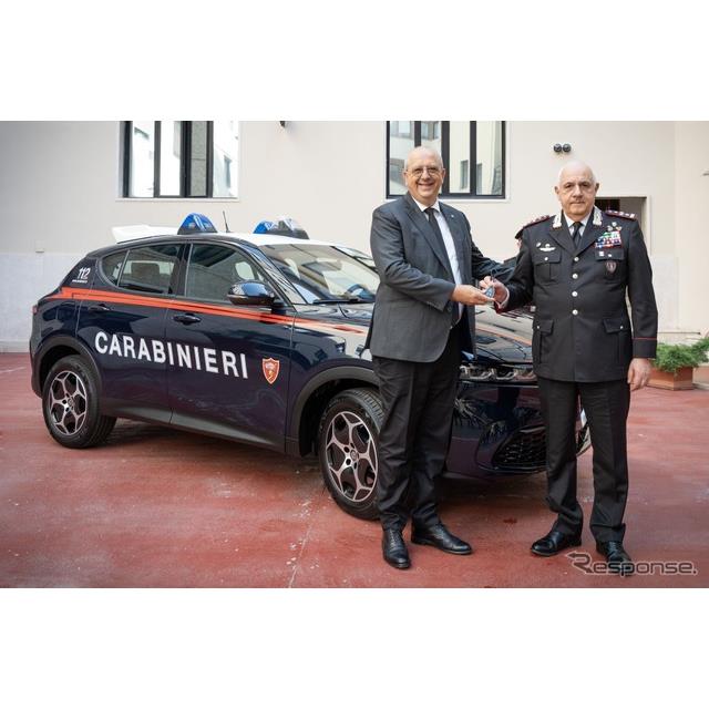 アルファロメオは6月28日、新型SUV『トナーレ』（Alfa Romeo Tonale）のハイブリッドが、イタリア国家憲兵...