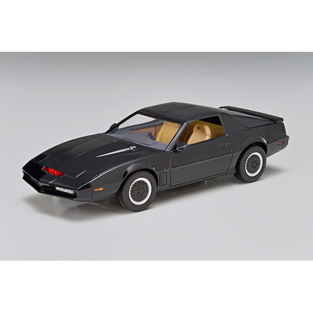 「マイケル、あなたですか？」など声を収録、ナイトライダーの「KITT」1/24模型