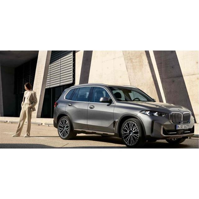 BMW X5 2013年モデルの価格・グレード一覧 価格.com