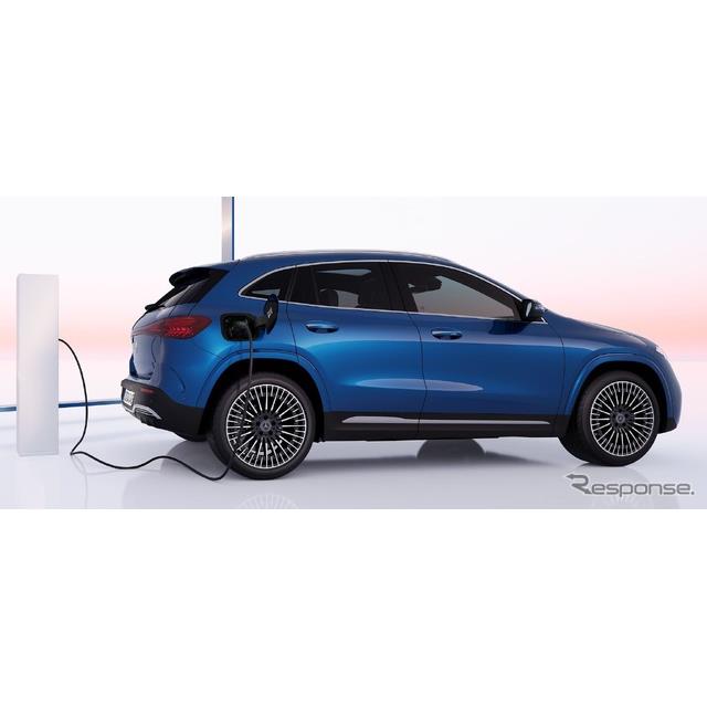 メルセデスベンツは9月5日、小型電動SUVでEVの『EQA』（Mercedes-Benz EQA）の改良新型に「AMGライン」を設...