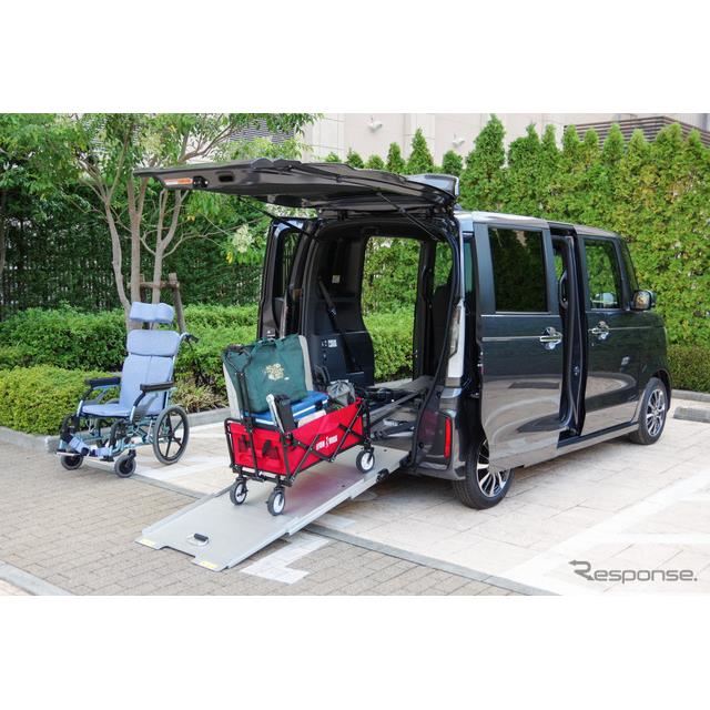 ◆歴代N-BOXに設定されていた車いす仕様
　歴代ホンダ『N-BOX』では、車いすのまま乗り込めるスロープ付き...