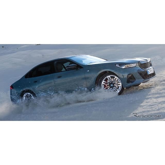 BMW�́A�~�h���N���X�Z�_���w5�V���[�Y�Z�_���x�V�^��EV�wi5�x�̍����\�O���[�h�uM60 xDrive�v�̐V�ʐ^����...