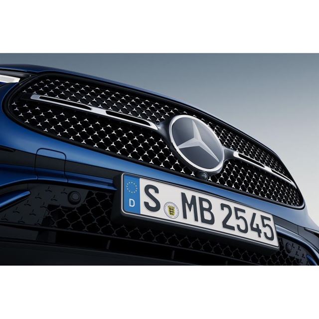 �����Z�f�X�E�x���c���{��2023�N11��28���A�����Z�f�X�E�x���c�̃N�[�ySUV�uGLC�N�[�y�v�̐V�^�𔭕\���A��...