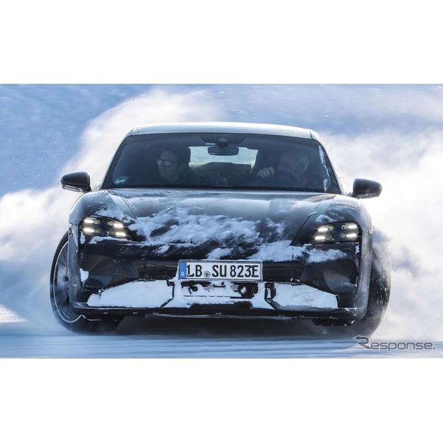 ポルシェ（Porsche）は 1月23日、EVスポーツ『タイカン』の改良新型のプロトタイプの写真を公開した。2024...
