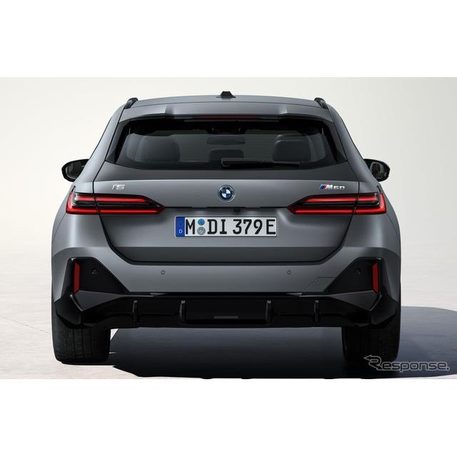 BMWは2月7日、ミドルクラスワゴン『5シリーズ・ツーリング』新型のEV『i5 ツーリング』の高性能グレード「M...