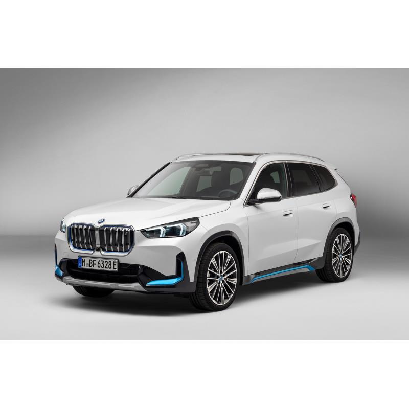 BMWジャパンは2024年5月29日、コンパクトSUV「BMW X1」のモデルラインナップに、ガソリンエンジン搭載車「X...