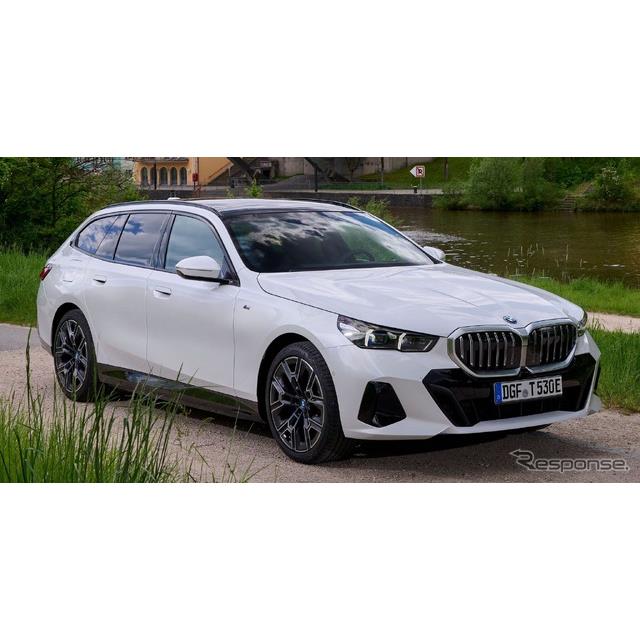 BMWは今夏、ミドルクラスワゴン『5シリーズ・ツーリング』（BMW 5 Series Touring）新型の欧州仕様車に、プ...