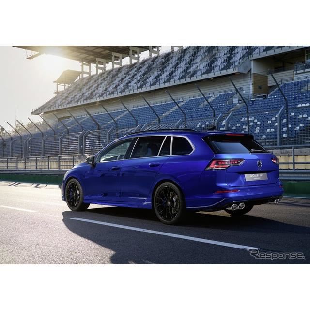 フォルクスワーゲンは7月4日、高性能ワゴン『ゴルフRヴァリアント』（Volkswagen Golf R Variant）改良新型...