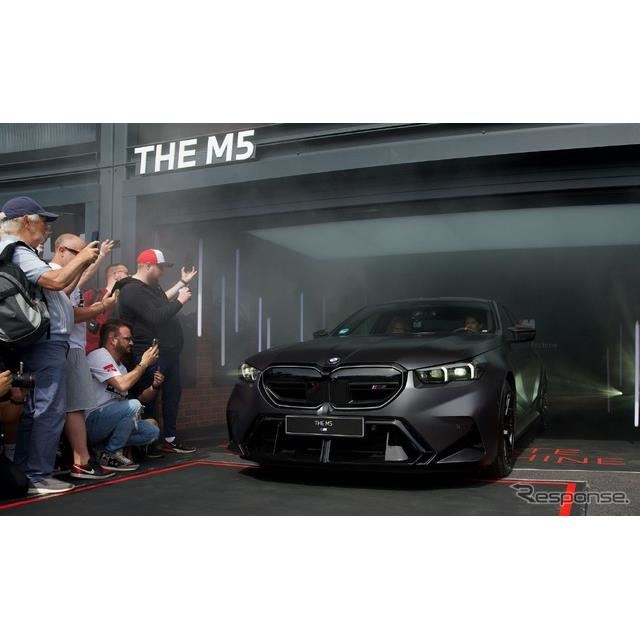 BMWは7月12日、高性能セダン『M5』の新型の「グッドウッド・フェスティバル・オブ・スピード2024」でのワー...