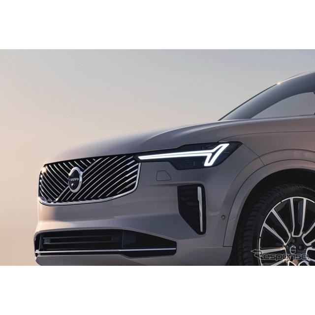 ボルボカーズは9月4日、大型SUVの『XC90』の改良新型を欧州で発表した。内外装を中心に大幅な変更を受けて...