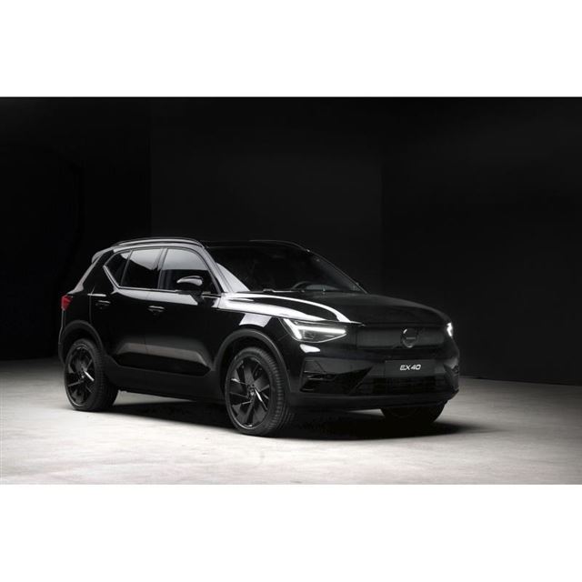 ボルボ・カー・ジャパンは2024年9月11日、電気自動車（BEV）「XC40リチャージ」の名称を「EX40」に変更する...