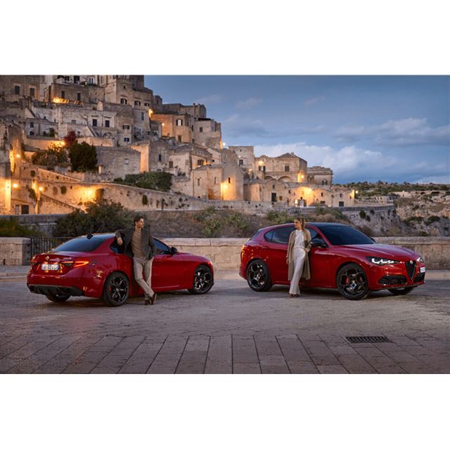 ステランティス ジャパンは2024年10月1日、アルファ・ロメオのスポーツセダン「ジュリア」およびSUV「ステ...