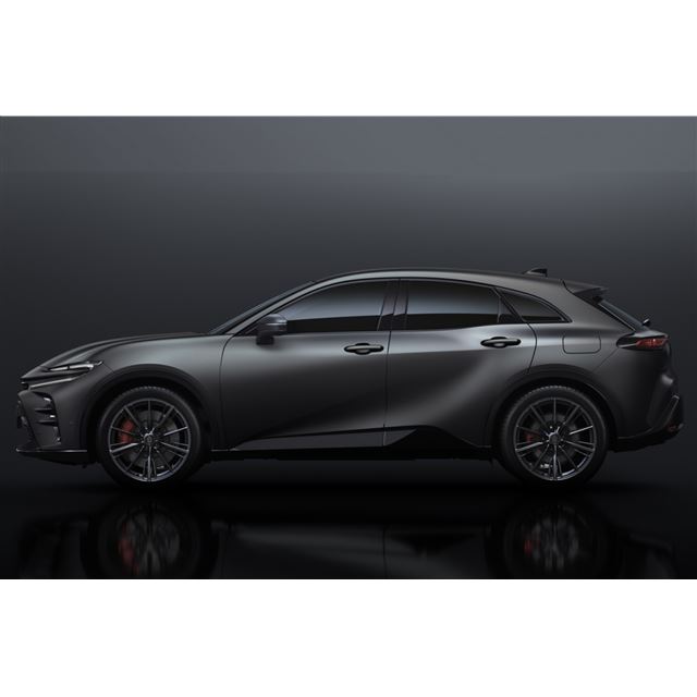 トヨタ自動車は2024年10月10日、「クラウン スポーツ」に特別仕様車「スポーツRS“THE LIMITED-MATTE METAL...