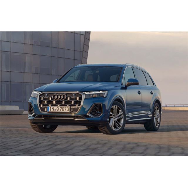 アウディ ジャパンは2024年10月24日、一部仕様変更を施した大型SUV「Q7」「SQ7」の国内導入を発表。同日、...