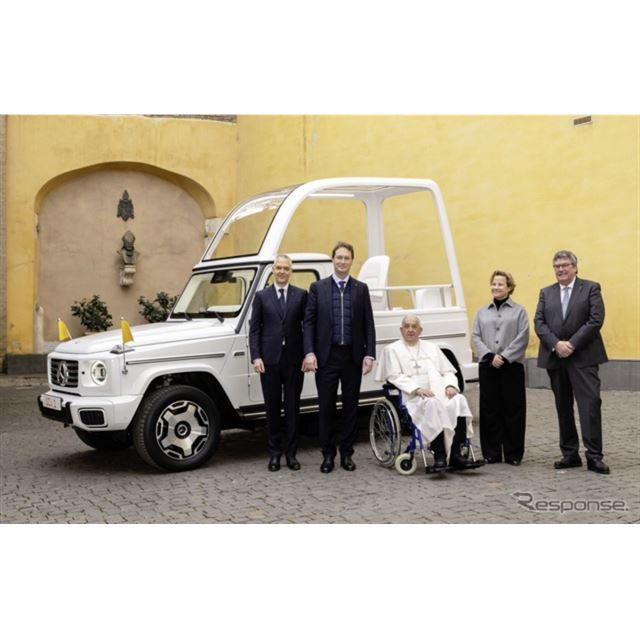 メルセデスベンツは、ローマ教皇フランシスコのために、『Gクラス』のEVをベースにした「ポープモービル」...