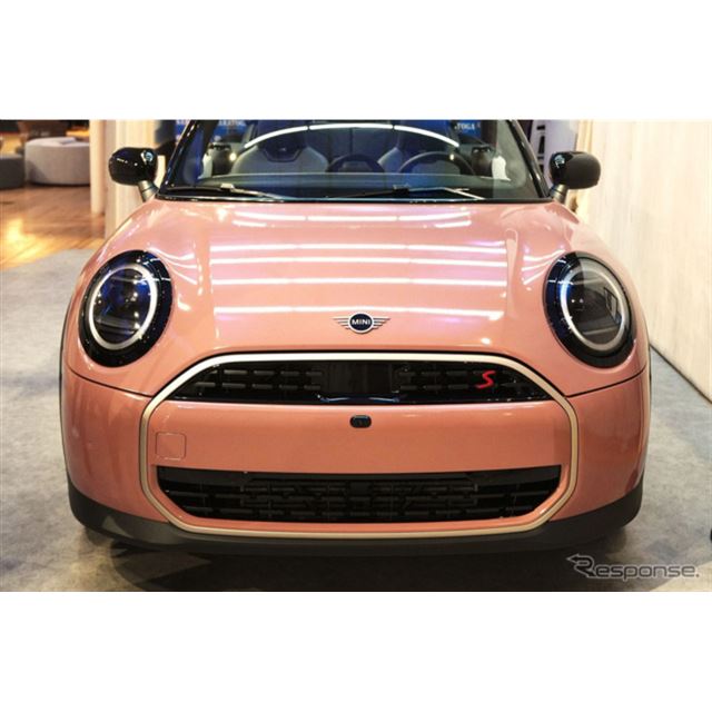 ミニ MINI CONVERTIBLE (コンバーチブル) 2004年モデルの価格