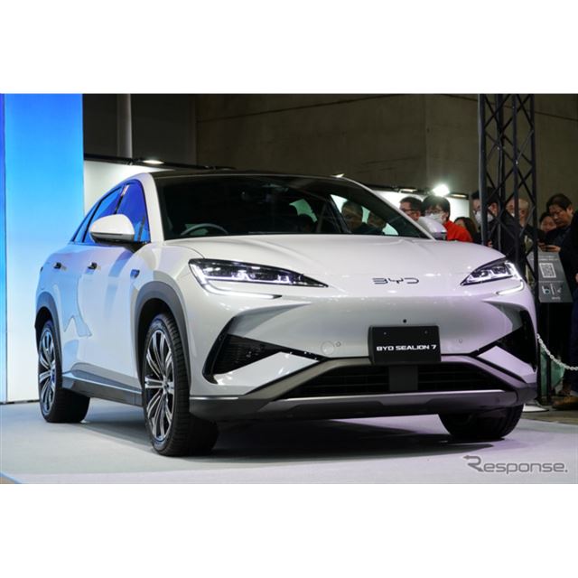 BYDオートジャパンは1月10日、千葉市の幕張メッセで開幕した「東京オートサロン2025」で2025年春に日本市場...