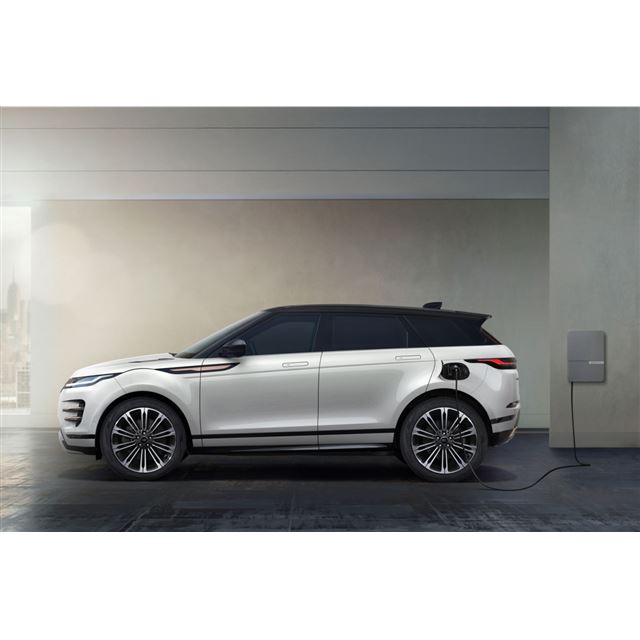 ジャガー・ランドローバー・ジャパンは2025年1月17日、レンジローバーのコンパクトSUV「イヴォーク」のプラ...