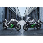 カワサキ ニンジャ 7 HYBRID - 価格.com