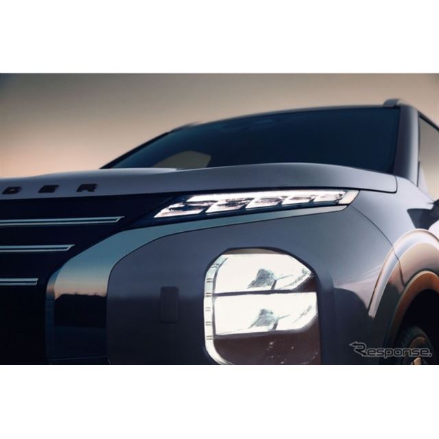 三菱自動車の北米部門は、主力SUV『アウトランダー』改良新型のティザー写真を公開し、価格を発表した。FF...