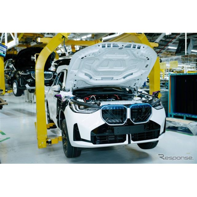 BMWグループは、南アフリカのロスリン工場における新型『X3』の生産を拡大すると発表した。2024年10月の生...