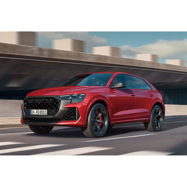 アウディ ジャパンは2025年2月20日、ハイパフォーマンスSUV「RS Q8」に大幅改良を加え、さらに動力性能を高...