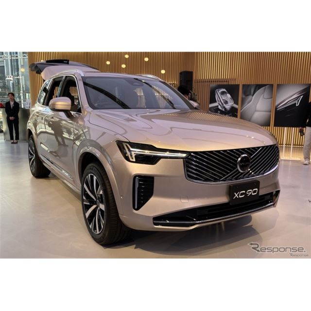ボルボ・カー・ジャパンはフラッグシップ7シーターSUVのボルボ『XC90』改良新型を2月13日に発売した。2016...