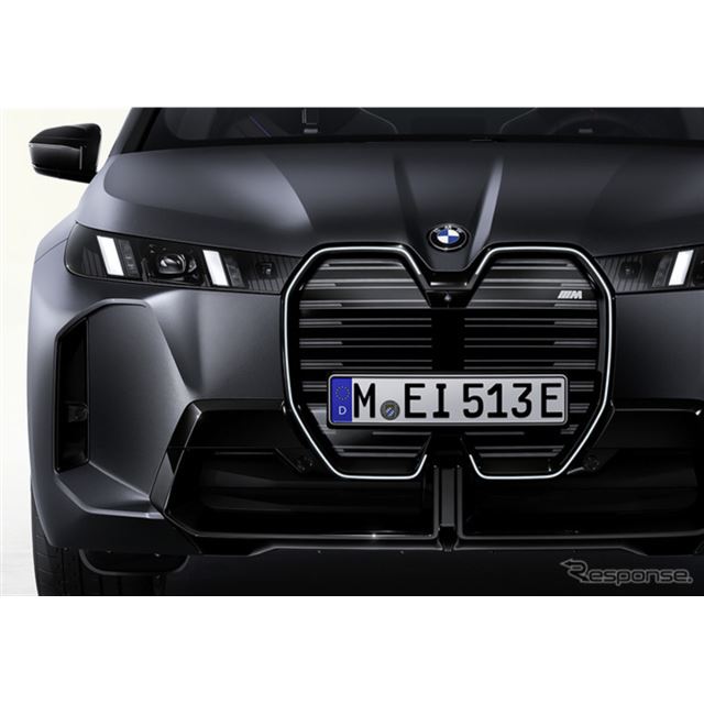 BMWは、電動SUV『iX』の改良新型を米国で初公開した。改良新型iXは、BMWが「生まれながらの電気自動車」と...