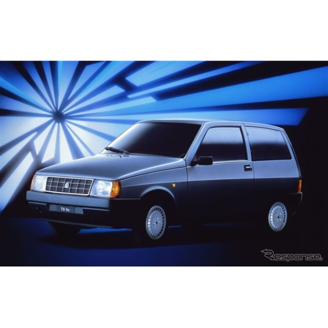 ランチア　イプシロン　【2008年　カタログ　31ページ】 ランチア イプシロン CASSINA LANCIA YPSILON CASSINA | 本国仕様車