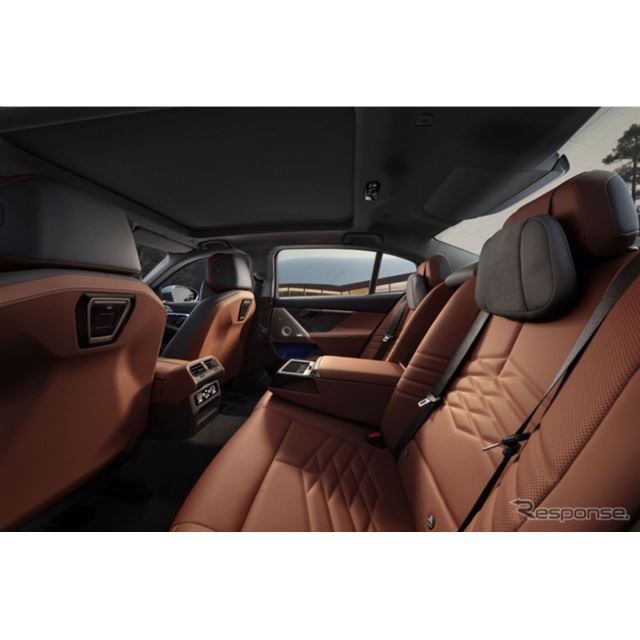 BMWの新型『5シリーズ』にロングホイールベース仕様の「525Li」およびEVの「i5 eDrive35L」が初登場。日本...