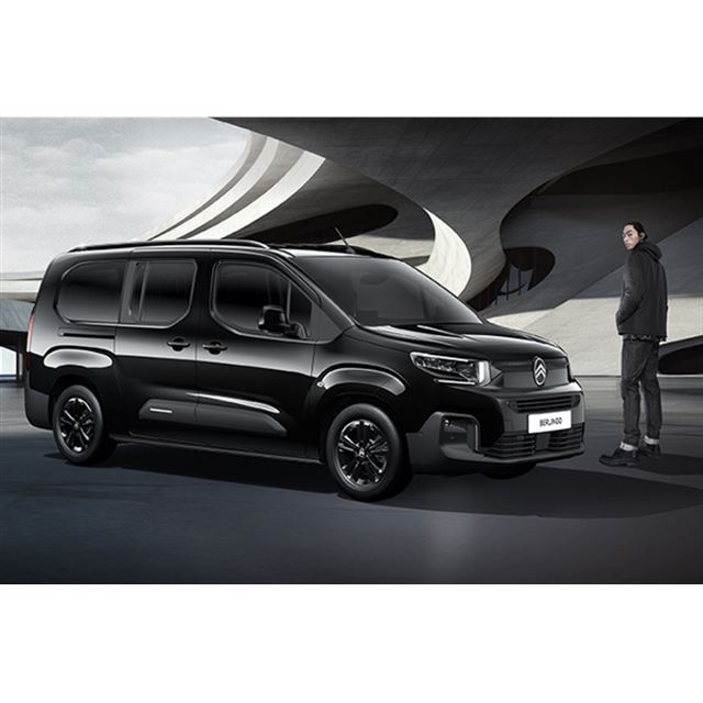 ステランティス ジャパンは2025年5月8日、シトロエンのMPV「ベルランゴ」「ベルランゴ ロング」に特別仕様...