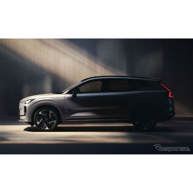 ボルボカーズは、新型『XC70』を発表した。かつて、ワゴンの『V70』をベースにしたXC70が用意されていたが...