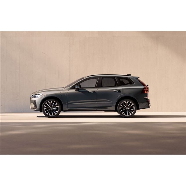 ボルボ・カー・ジャパンは2025年6月2日、一部仕様変更したミッドサイズSUV「XC60」を発売した。
　今回の...