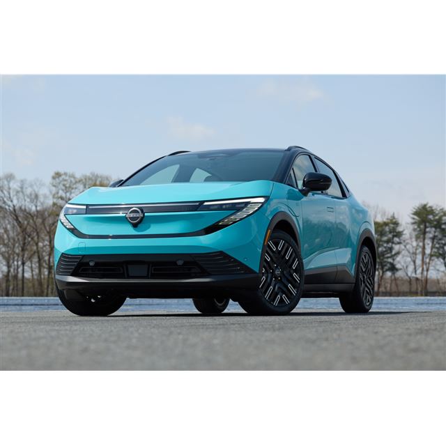 日産自動車は2025年6月17日、電気自動車（EV）の新型「リーフ」を世界初公開した。
　日本には2025年内の...