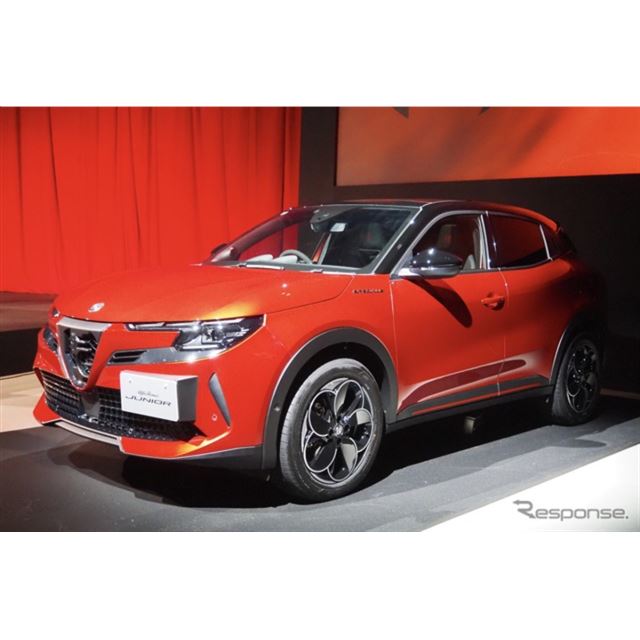 �A���t�@�����I�w�W���j�A�x�iAlfa Romeo Junior�j��6��24���A���{�s��Ŕ������ꂽ�B5�h�A�n�b�`�o�b�N�^...