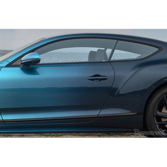 ベントレーは、新しい外装仕上げ「オンブレ・バイ・マリナー」を新型『コンチネンタルGTスピード』に施し、...