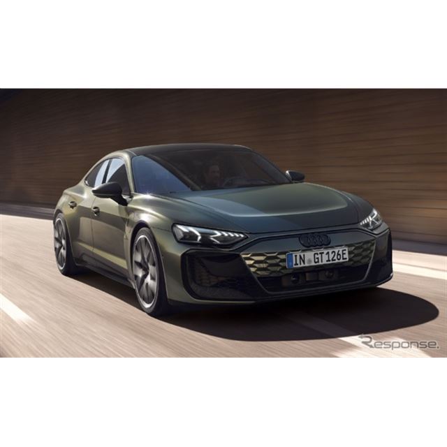 アウディジャパンは19日、フラッグシップEV『e-tron GT』シリーズの改良新型を日本市場で発売した。価格は1...