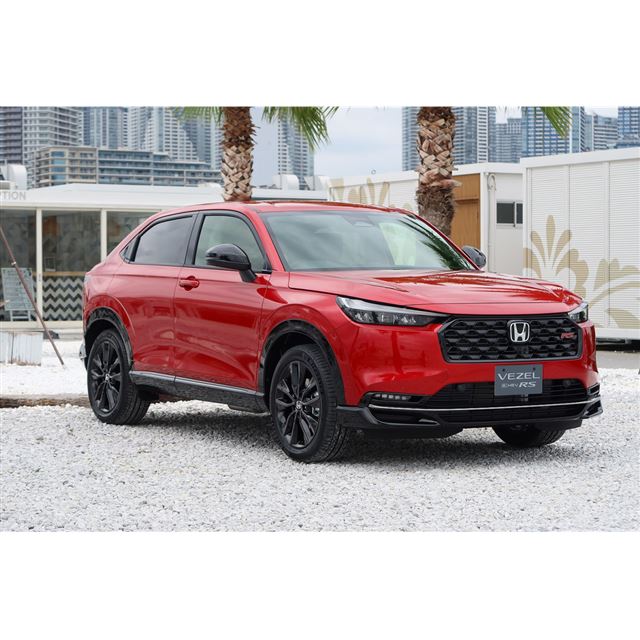 本田技研工業は2025年10月23日、SUV「ヴェゼル」にスポーティーな新グレード「ヴェゼルe：HEV RS」を設定し...
