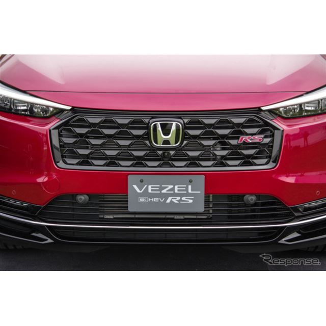 ホンダの人気コンパクトSUV『ヴェゼル』のハイブリッド車に、新グレード「RS」が登場。スポーティな内外装...