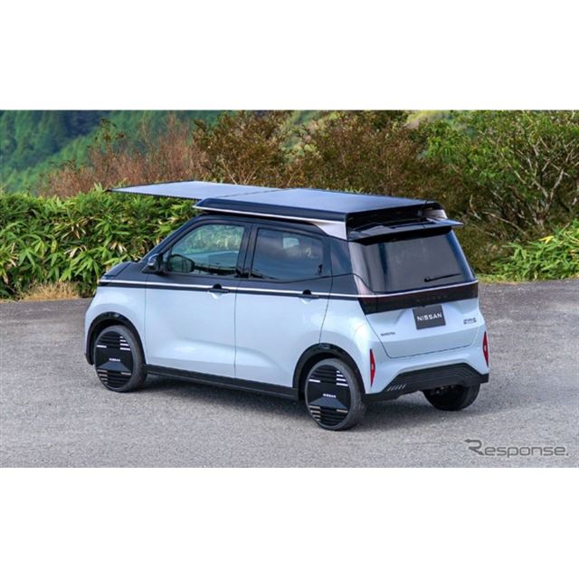 日産自動車は「ジャパンモビリティショー2025」で、軽EV『サクラ』に車載用電動スライド式ソーラーシステム...